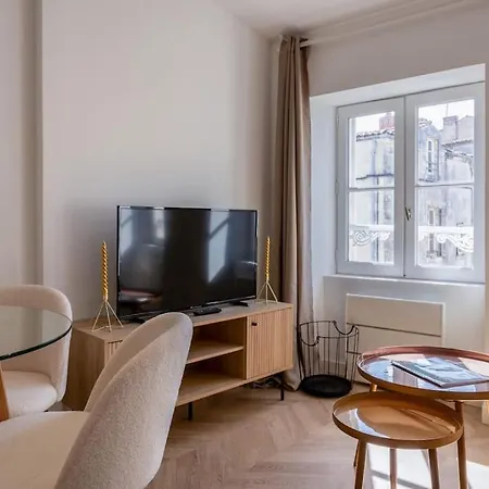 Апартаменты La D'orbigny En Hyper Centre