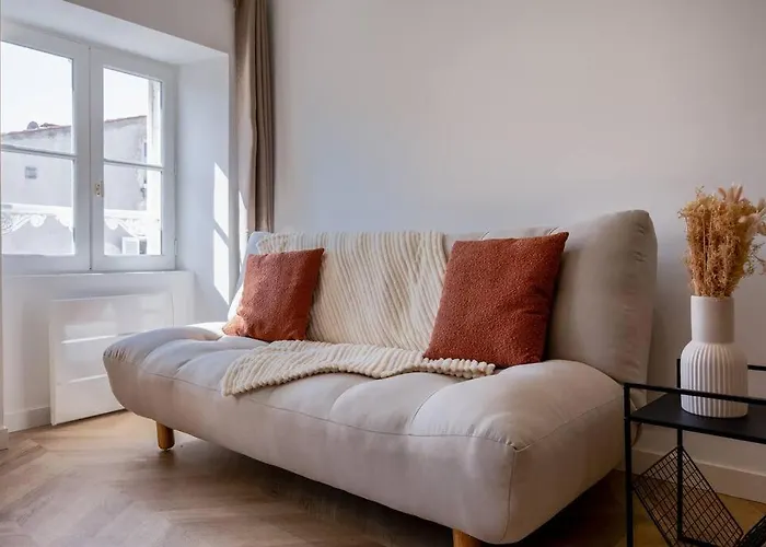 La D'orbigny En Hyper Centre Ла-Рошель