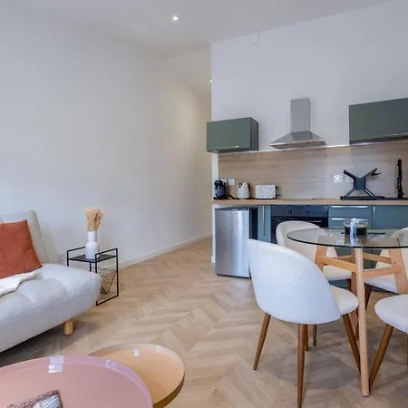 La D'orbigny En Hyper Centre * La Rochelle (Charente-Maritime)